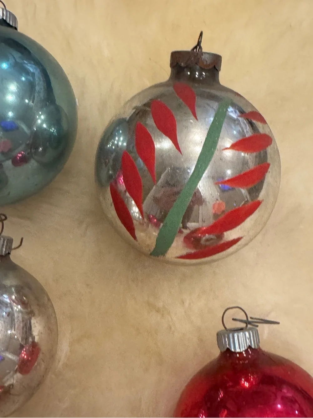 Lot of 9pcs Vintage 40-50s Shiny Brite Ornament’s